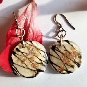 Glass earrings white discs dark brown almost black zigzag sparkly gold